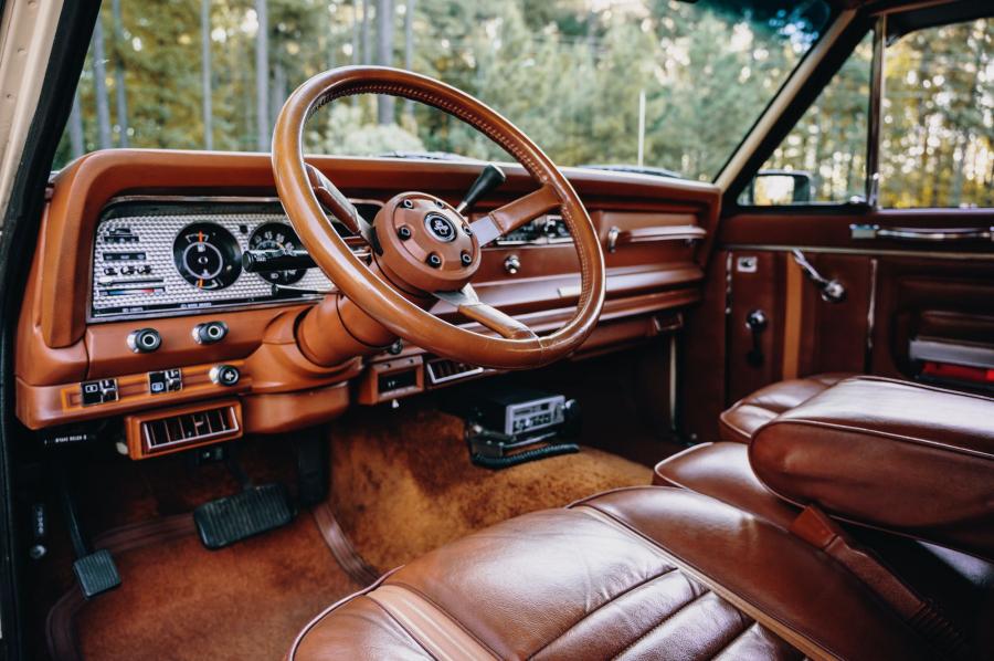 Торпедо Jeep Cherokee Laredo (SJ) 1983 года  (фото 50 из 78)